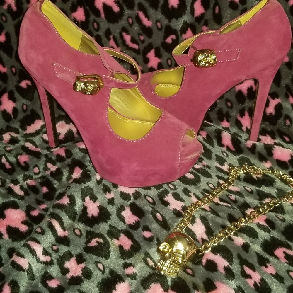 Sergio Todzi pink peep toe gold skull heel with bonus skull necklace.